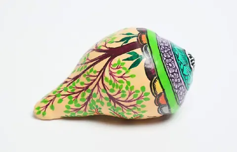 The Peach Blossom Tree Painted Shankha