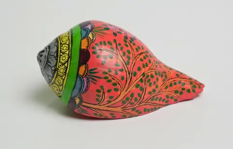 The Vermilion Vine Painted Shankha